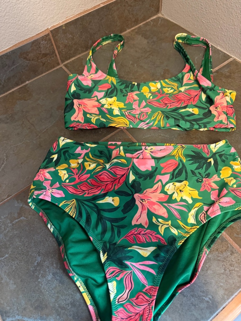 Old Navy Green Floral Women’s 2 Piece